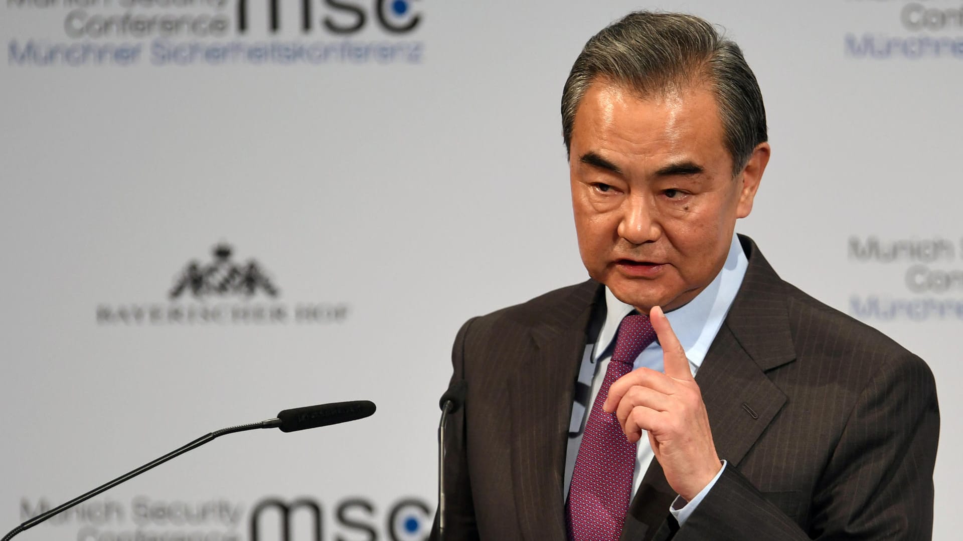 Der chinesische Außenminister Wang Yi: Wang Yi betont, dass China sich von keiner Macht der Welt aufhalten lasse. Der chinesische Außenminister Wang Yi: Wang Yi betont, dass China sich von keiner Macht der Welt aufhalten lasse.