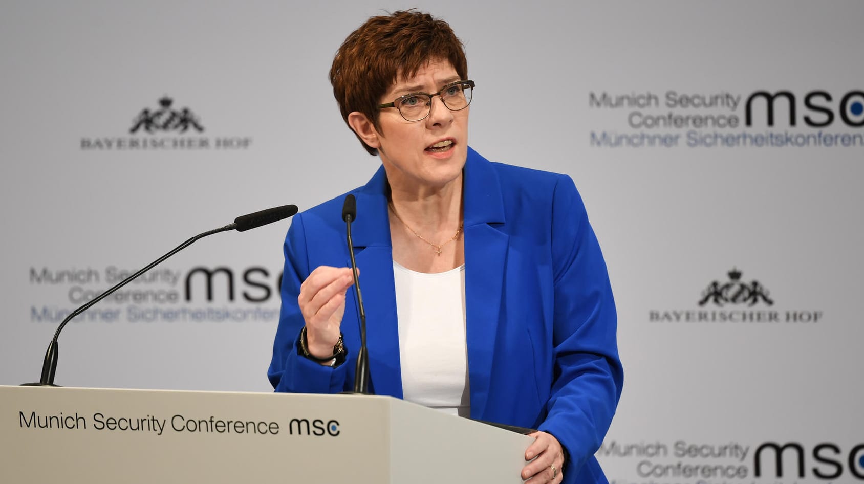 Annegret Kramp-Karrenbauer auf der Münchner Sicherheitskonferenz: Die Verteidigungsministerin plädiert für mehr Zusammenarbeit europäischer Staaten. Annegret Kramp-Karrenbauer auf der Münchner Sicherheitskonferenz: Die Verteidigungsministerin plädiert für mehr Zusammenarbeit europäischer Staaten.