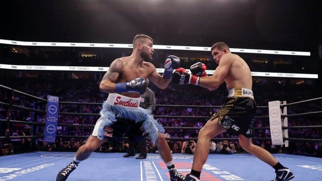 Vincent Feigenbutz (r) hat den WM-Kampf im Supermittelgewicht gegen Caleb Plant verloren. Vincent Feigenbutz (r) hat den WM-Kampf im Supermittelgewicht gegen Caleb Plant verloren.