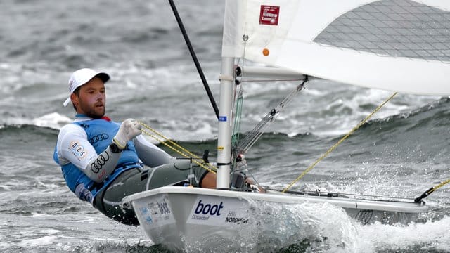 Lasersegler Philipp Buhl hat sich vor Melbourne den WM-Titel gesichert. Lasersegler Philipp Buhl hat sich vor Melbourne den WM-Titel gesichert.