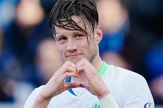 Wolfsburgs Wout Weghorst hat auch ein Herz für die Fans.