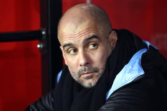 Seinem Verein drohen nach dem Champions-League-Ausschluss weitere Sanktionen: Manchester-City-Trainer Pep Guardiola.