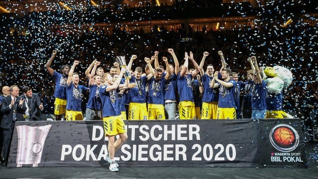 Alba Berlin ist Deutscher Pokalsieger 2020 - der zehnte Pokaltriumph für die Hauptstädter. Alba Berlin ist Deutscher Pokalsieger 2020 - der zehnte Pokaltriumph für die Hauptstädter.
