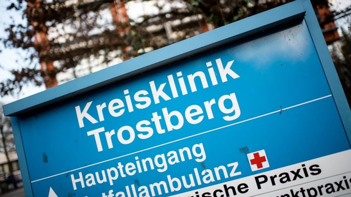 In der Kreisklinik Trostberg wurden mehrere mit dem Coronavirus infizierte Menschen behandelt.
