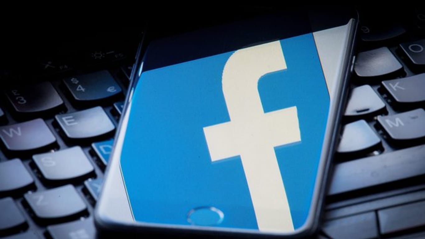 Facebook richtet auch ein neues unabhängiges Gremium ein, bei dem Nutzer Widerspruch gegen das Löschen ihrer Inhalte einlegen können.