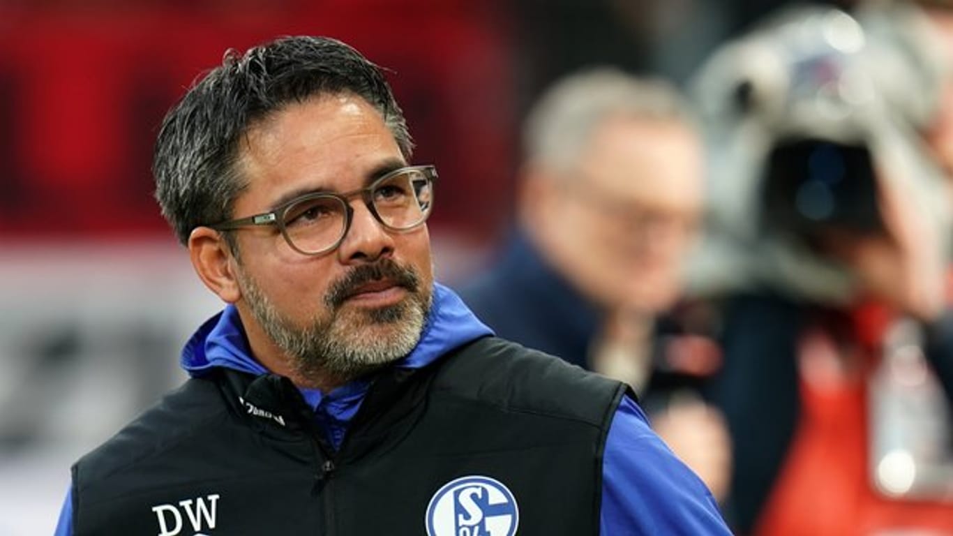 Schalke-Trainer David Wagner vor Spielbeginn.