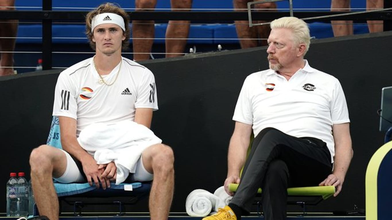 Becker (R) traut Alexander Zverev nach dessen Halbfinal-Einzug bei den Australian Open in diesem Jahr noch viel zu.