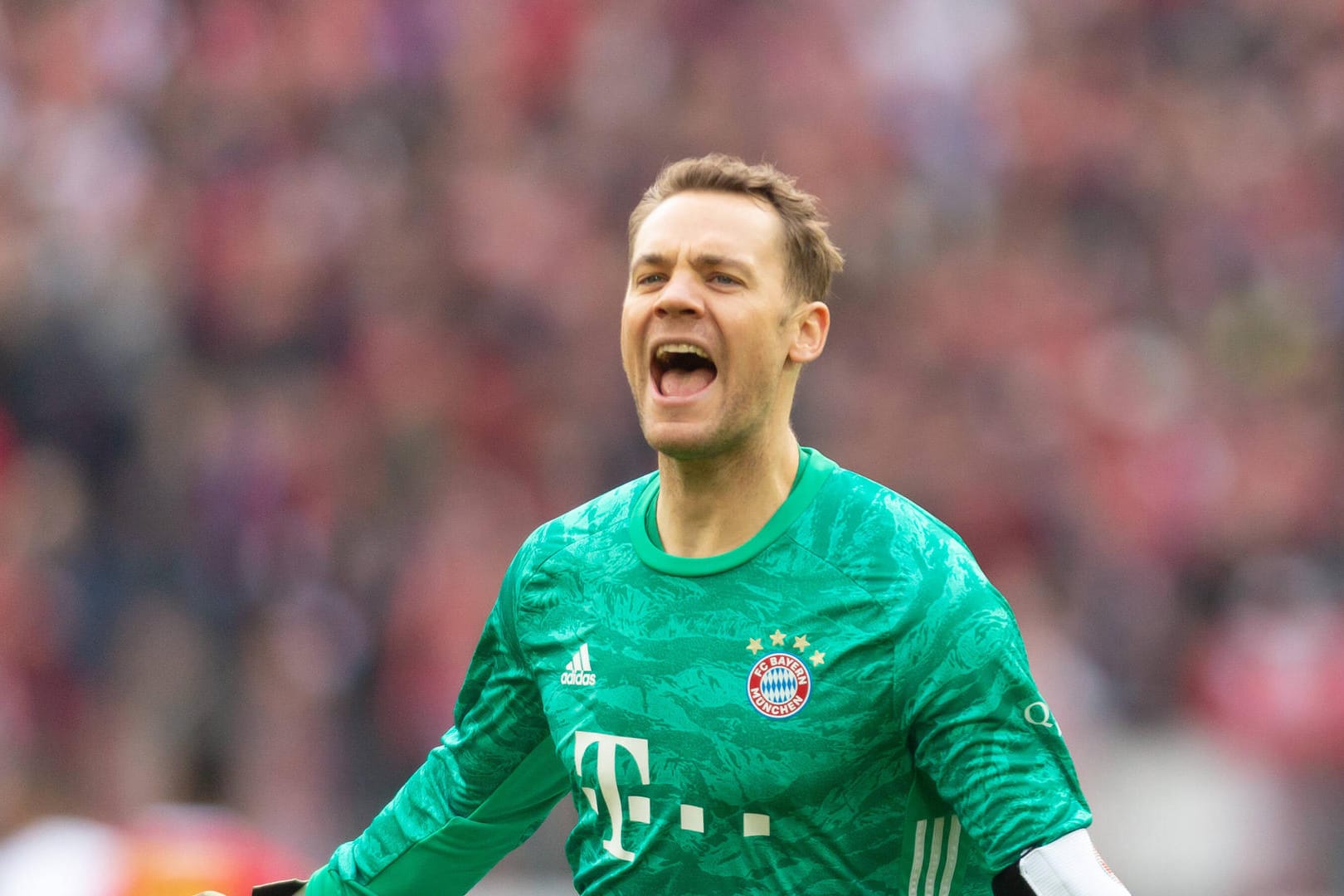 Manuel Neuer: Der Kapitän jubelt über den Bayern-Sieg und hat auch etwas zu bemängeln.