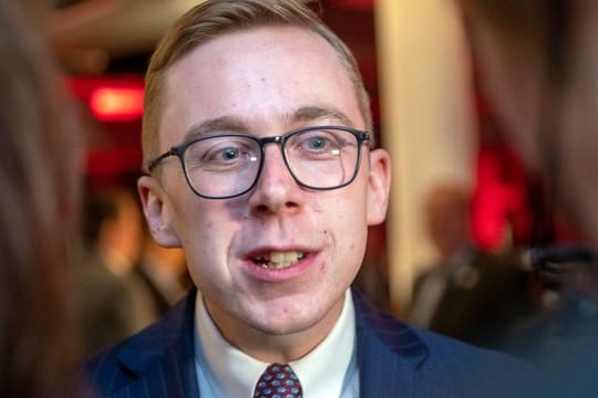 Der CDU-Bundestagsabgeordnete Philipp Amthor will die 20 Jahre alte Debatte um eine deutsche "Leitkultur" neu beleben.