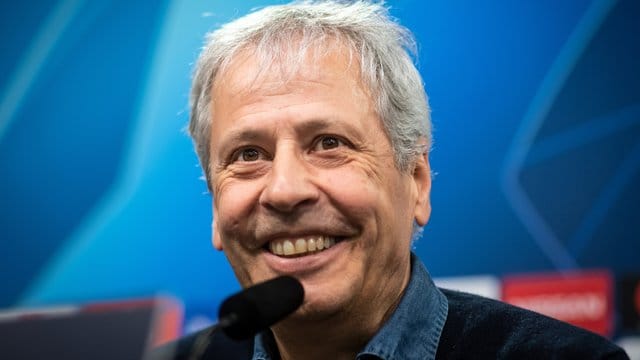 BVB-Trainer Lucien Favre trifft mit seinem Team auf Paris Saint-Germain. BVB-Trainer Lucien Favre trifft mit seinem Team auf Paris Saint-Germain.