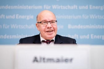 Peter Altmaier (CDU): Der Bundesminister für Wirtschaft und Energie stärkt Tesla den Rücken.