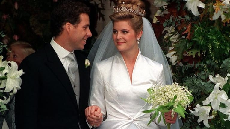 David Armstrong-Jones mit seiner Frau Serena bei der Hochzeit im Jahr 1993.