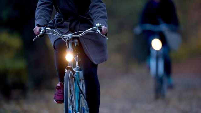 Pflicht zum Licht: Eine Lichtanlage müssen alle Radler parat haben, wenn sie am Straßenverkehr teilnehmen wollen.