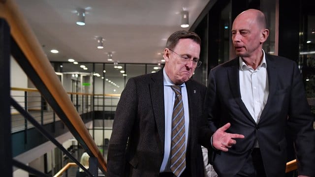 Zuversicht sieht anders aus: Bodo Ramelow (l. Zuversicht sieht anders aus: Bodo Ramelow (l.