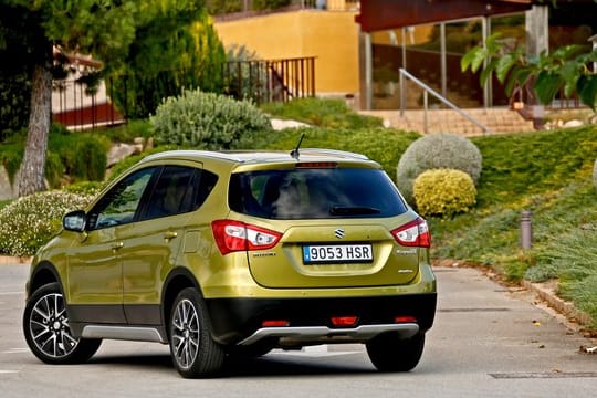 Kompakter Kamerad im leichten Gelände: Vor allem die Allradvarianten vom Suzuki SX4 S-Cross taugen auch abseits der Straße.