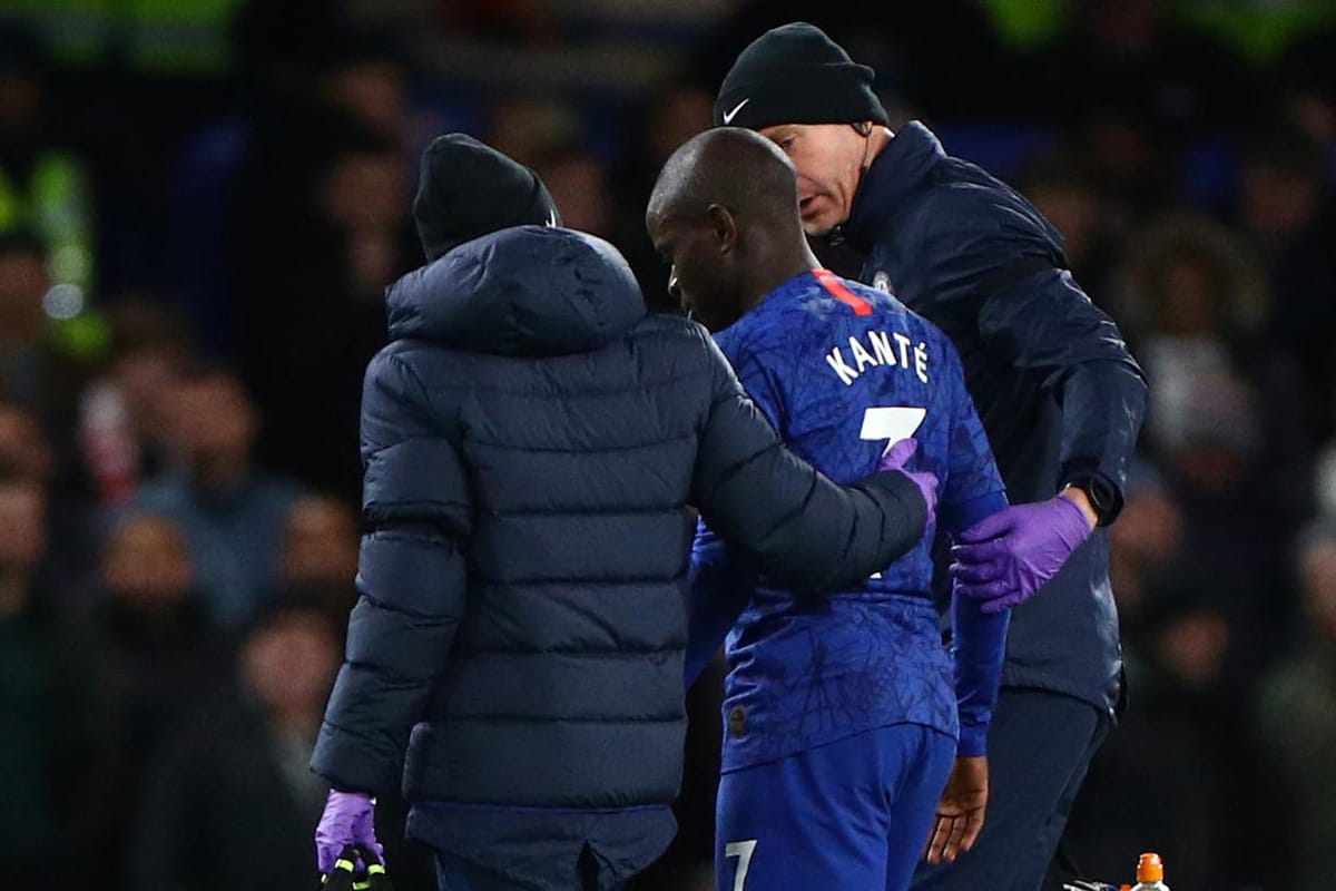 N'Golo Kanté (m.): Der Chelsea-Star musste gegen Manchester United früh ausgewechselt worden.