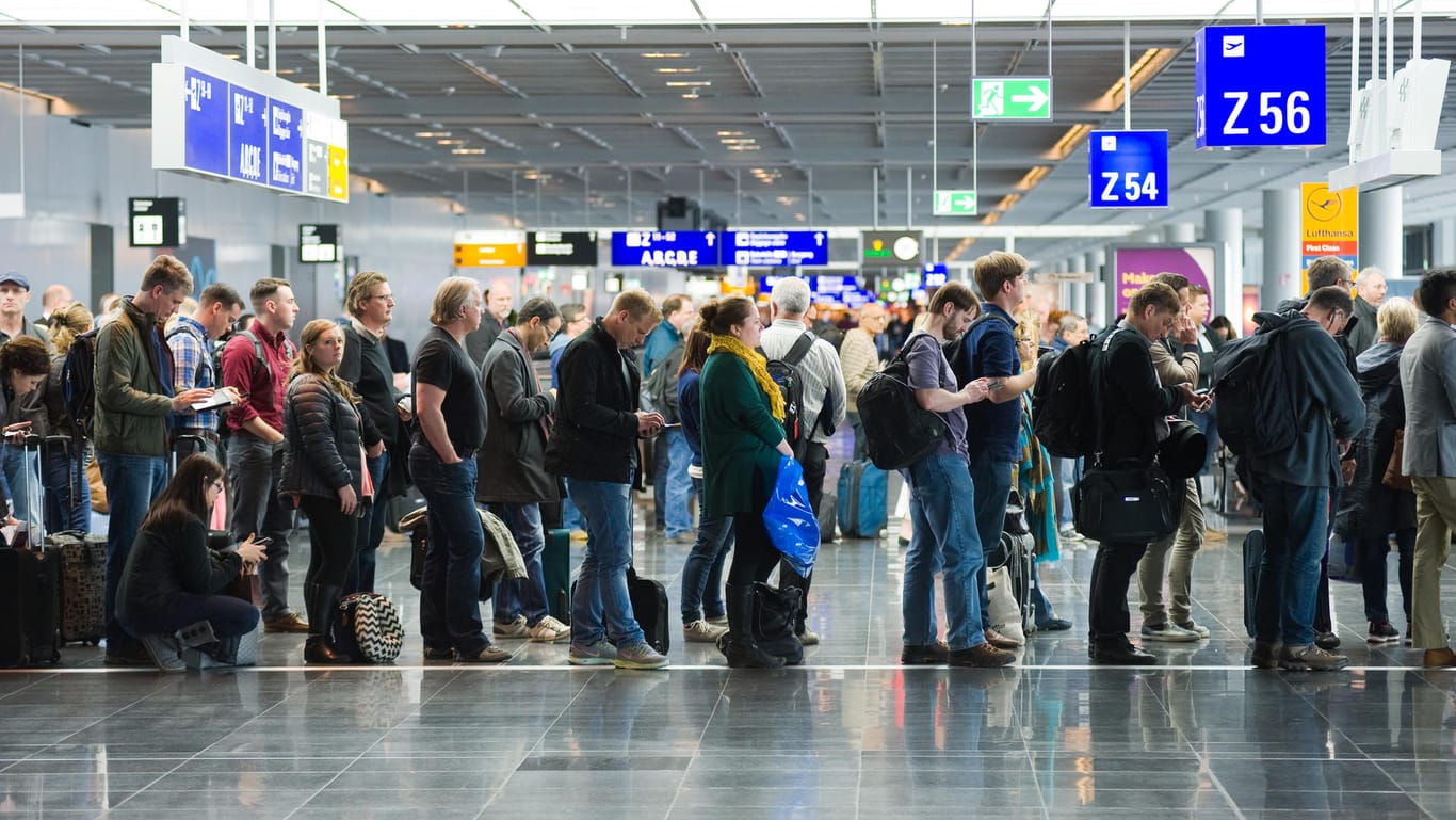 Flughafen: 2009 starteten 90,8 Millionen Fluggäste von einem deutschen Hauptverkehrsflughafen.