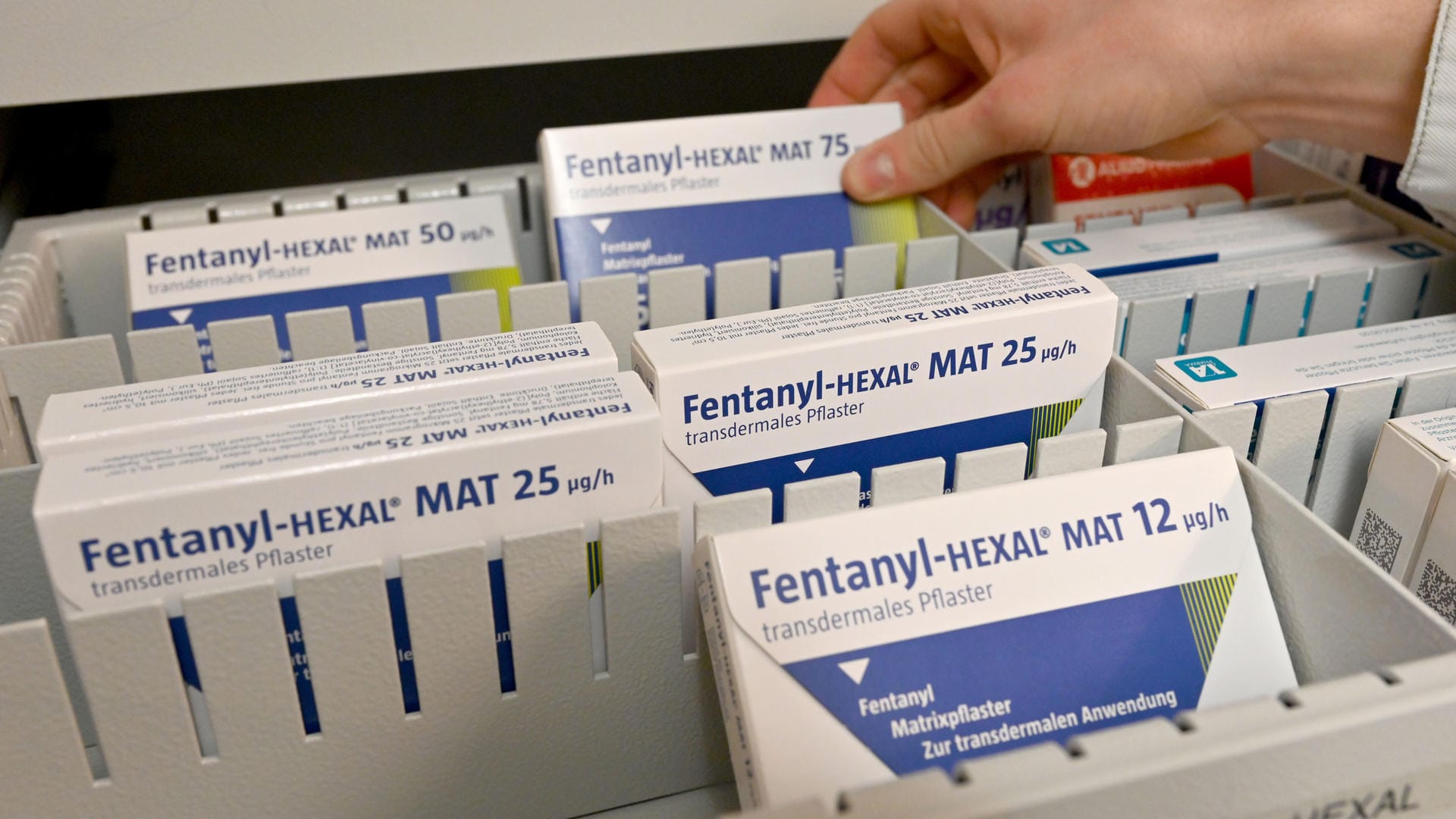 Fentanyl: Das Schmerzmittel wird in der Therapie als Pflaster genutzt. In der Drogenszene wird der Wirkstoff missbraucht.