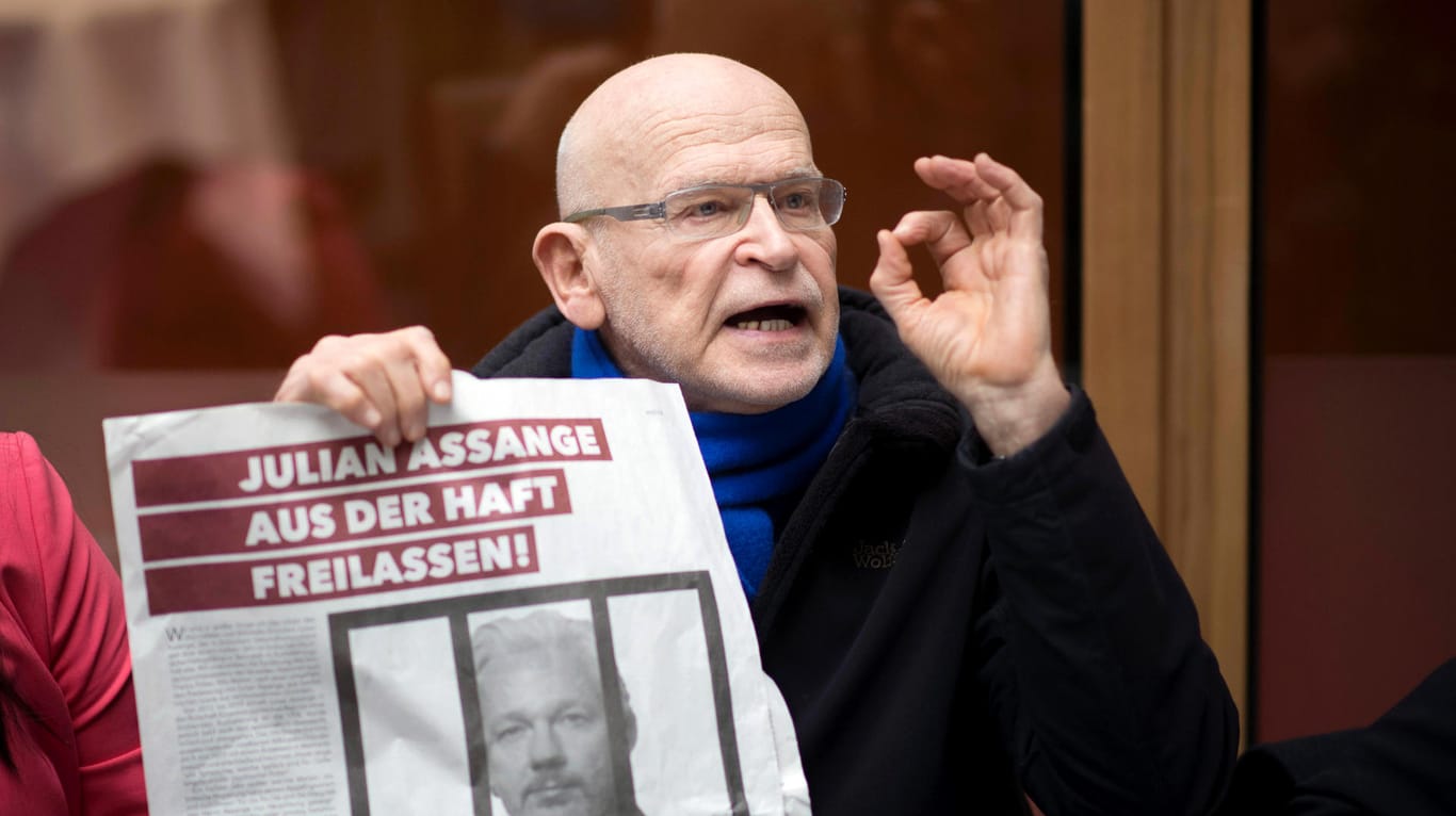 Buchautor und Undercover-Journalist Günter Wallraff: Assange wurde "zum Monster fabriziert", sagte der investigative Journalist am 15. Februar in Berlin.