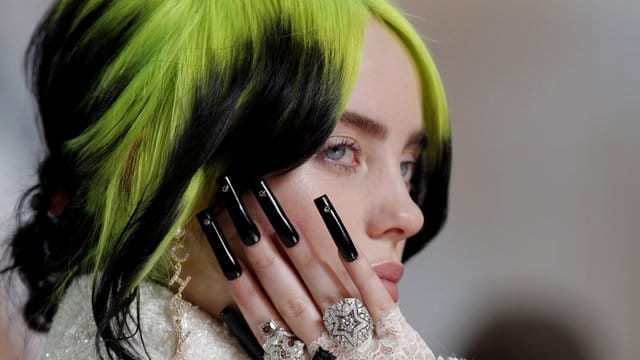 Sängerin Billie Eilish ist erst 18 - und hat schon aufgehört, Kommentare über sich in sozialen Medien zu lesen. Sängerin Billie Eilish ist erst 18 - und hat schon aufgehört, Kommentare über sich in sozialen Medien zu lesen.