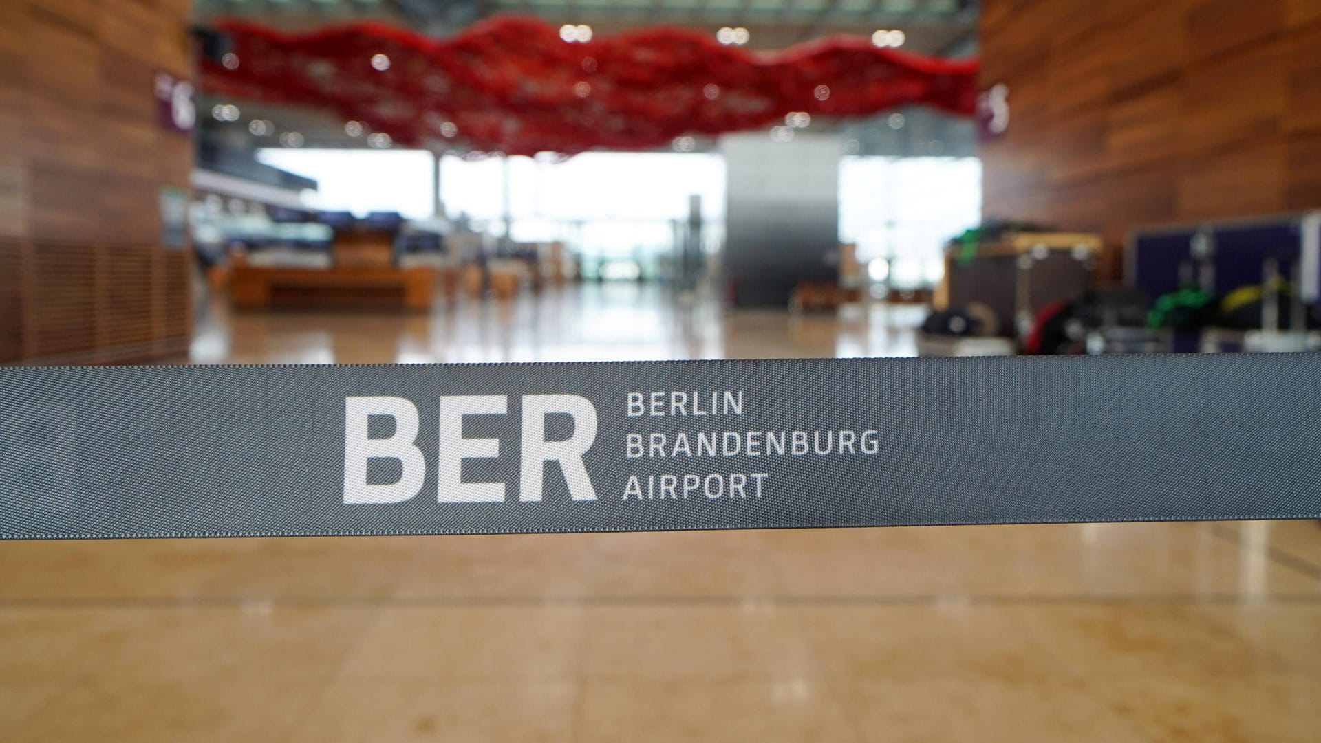 Der Flughafen BER: Bis zur Eröffnung gibt es hier offenbar noch sehr viel zu tun.