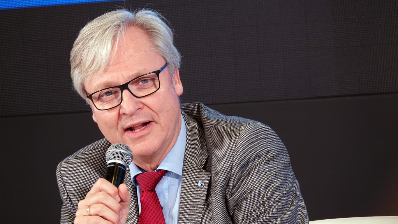 DIHK-Hauptgeschäftsführer Martin Wansleben kritisiert die vergleichsweise hohen Strompreise in Deutschland.