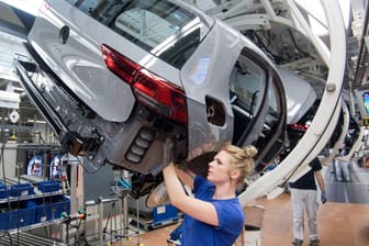 Jobabbau: Viele Unternehmen der Autoindustrie wollen laut DIHK-Umfrage noch in diesem Jahr Stellen streichen.