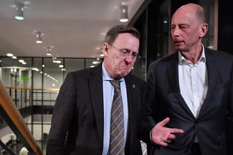 Bodo Ramelow, der früherer Ministerpräsident von Thüringen, und Wolfgang Tiefensee, SPD-Landesvorsitzender: In den Verhandlungen sei "viel Musik" drin.