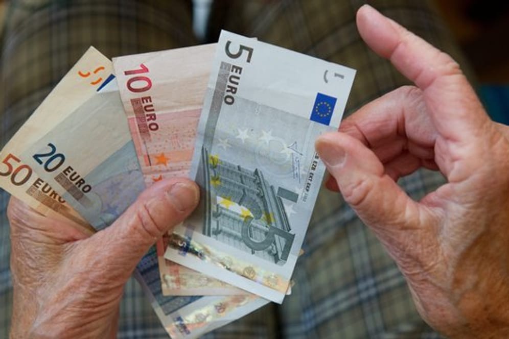 Versicherte, die mit freiwilligen Beiträgen ihren Anspruch auf eine Rente wegen verminderter Erwerbsfähigkeit sichern, können das für 2019 bis zum 31.