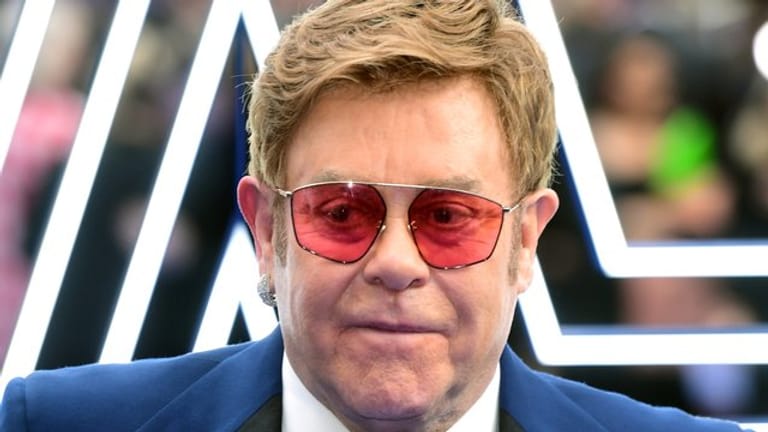 Sir Elton John musste ein Konzert in Auckland abbrechen.