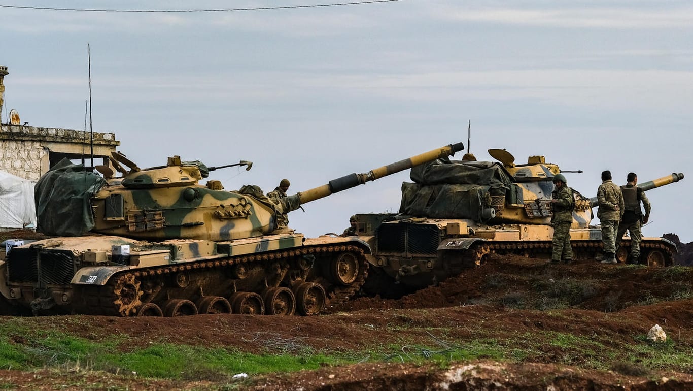 Türkische Panzer in der syrischen Provinz Idlib.
