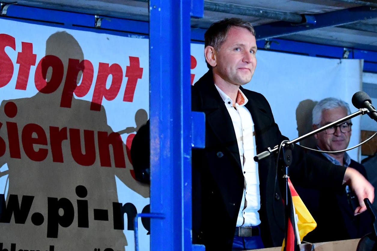 Björn Höcke nimmt an der 200. Pegida-Demonstration teil: Der Politiker nannte Deutschland ein "ganz besonderes Irrenhaus".