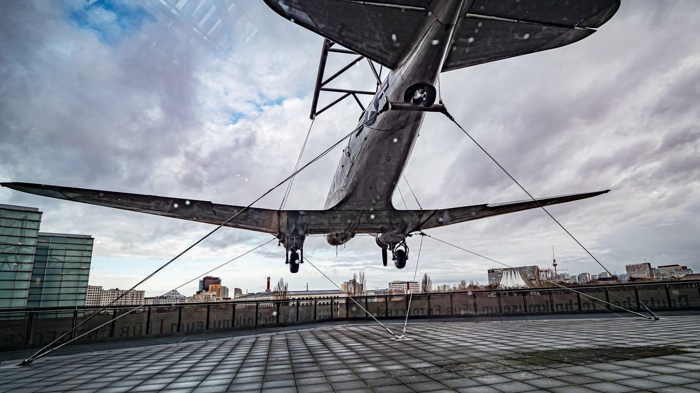 Blick auf ein Flugzeug: Das Deutsche Technikmuseum befindet sich in Kreuzberg.