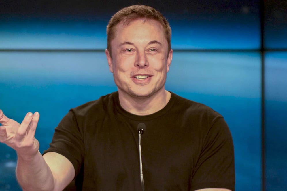 SpaceX-Gründer Elon Musk: Er will die Erde mit Minisatelliten im Weltall mit Internet versorgen.