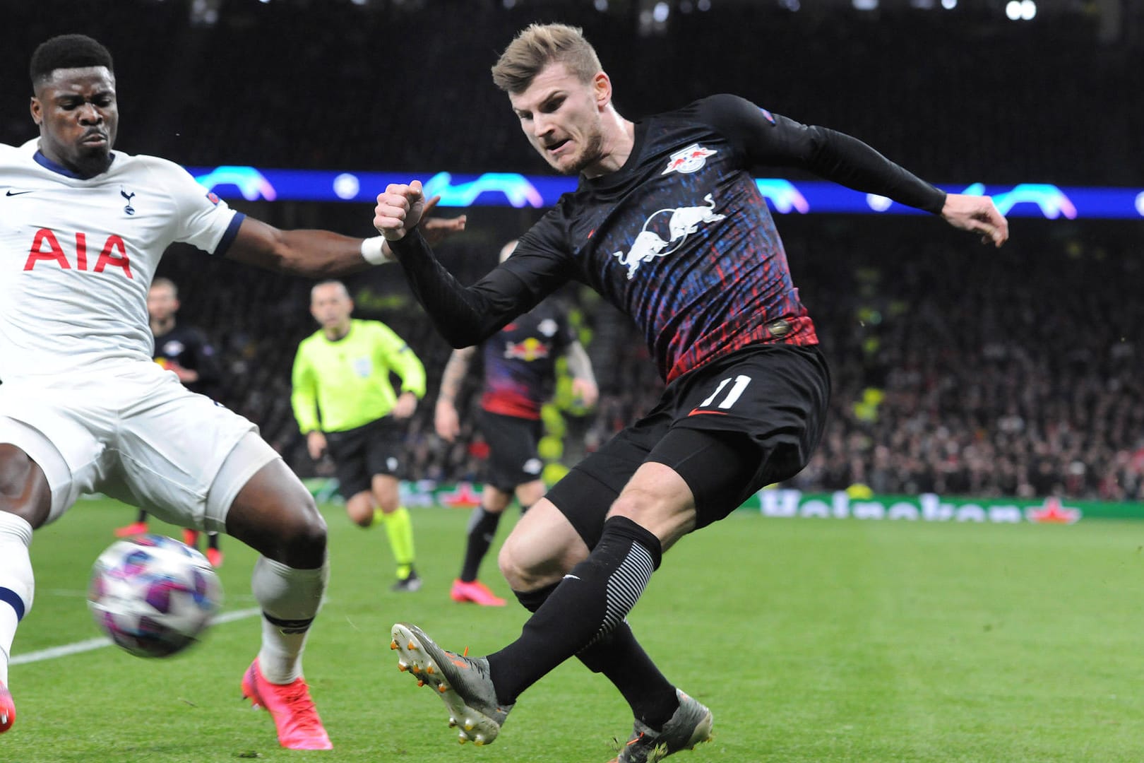 Mit diesem Trikot spielte Timo Werner (r.) in London nur eine Halbzeit.