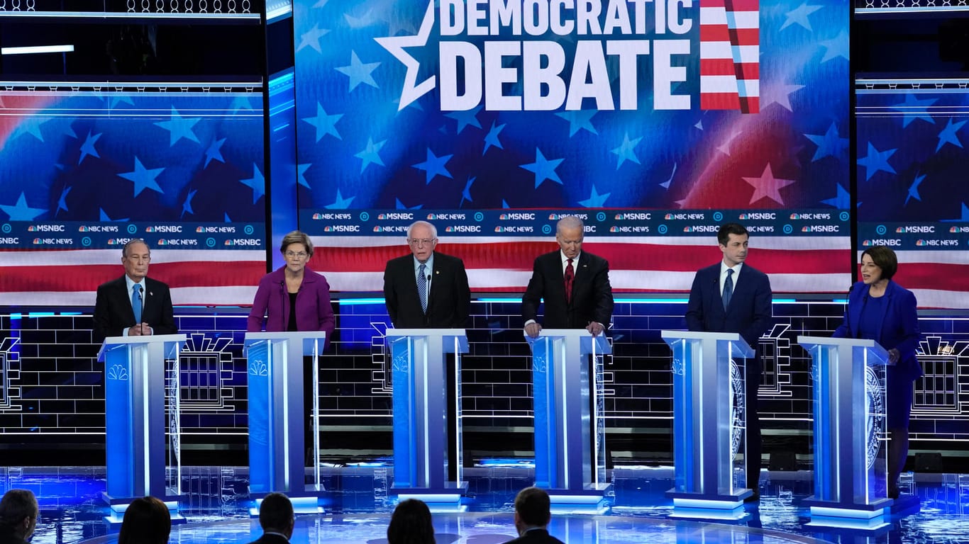 Die Kandidaten der neunten Demokraten-Debatte trafen in Las Vegas aufeinander.