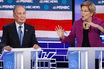 Mike Bloomberg und Elizabeth Warren: Bei seiner ersten TV-Debatte musste sich der Multimillionär Bloomberg heftigen Angriffen seiner Konkurrenten stellen.