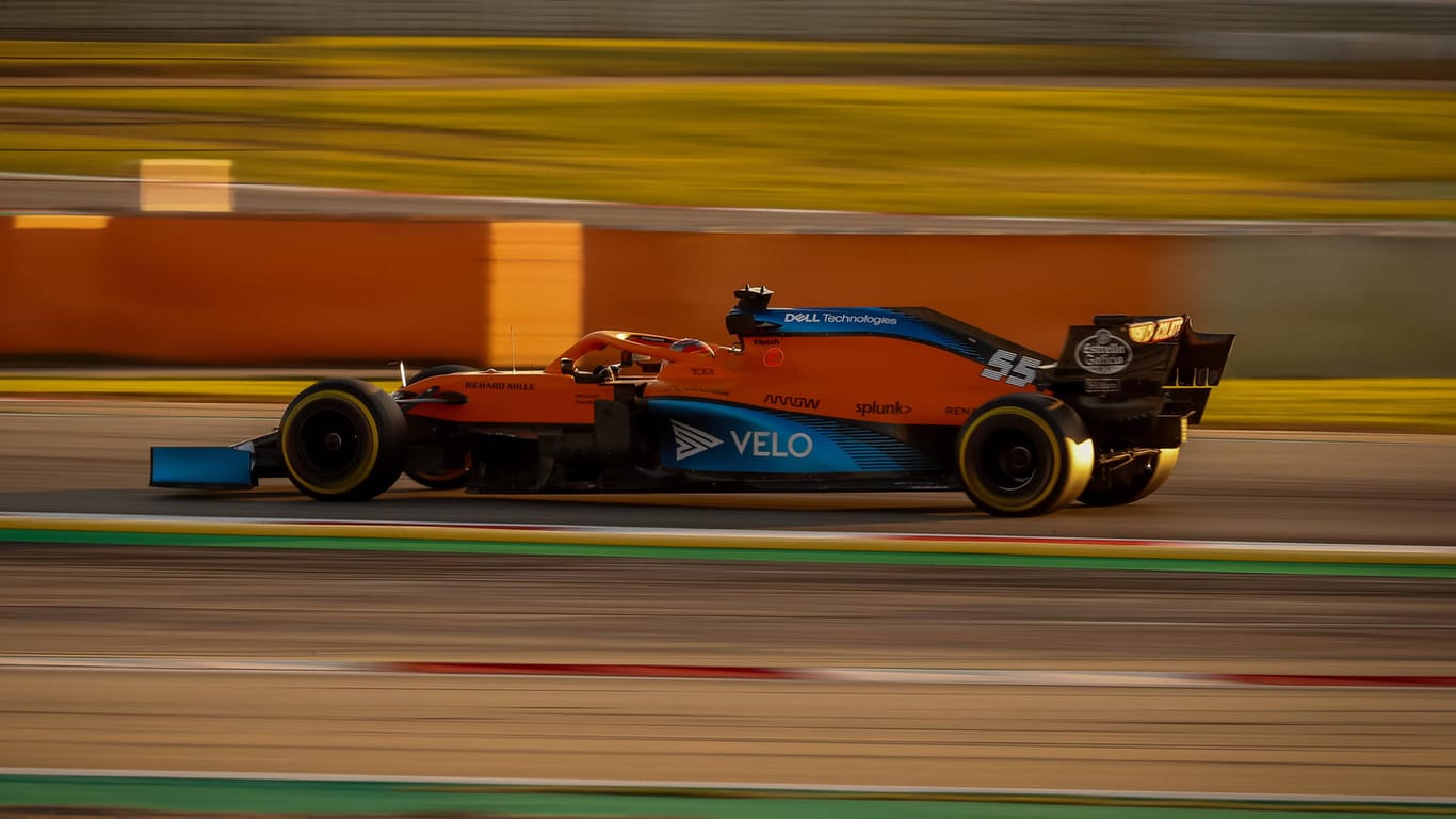 Formel 1:Carlos Sainz in seinem McLaren-Renault bei den Testfahrten in Spanien 2020.