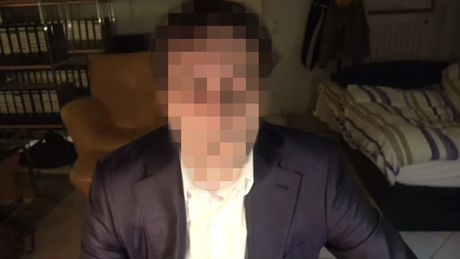 Der mutmaßliche Attentäter von Hanau: Tobias R. veröffentlichte im Netz wenige Tage vor seiner Tat eine wirre Videobotschaft. Der mutmaßliche Attentäter von Hanau: Tobias R. veröffentlichte im Netz wenige Tage vor seiner Tat eine wirre Videobotschaft.
