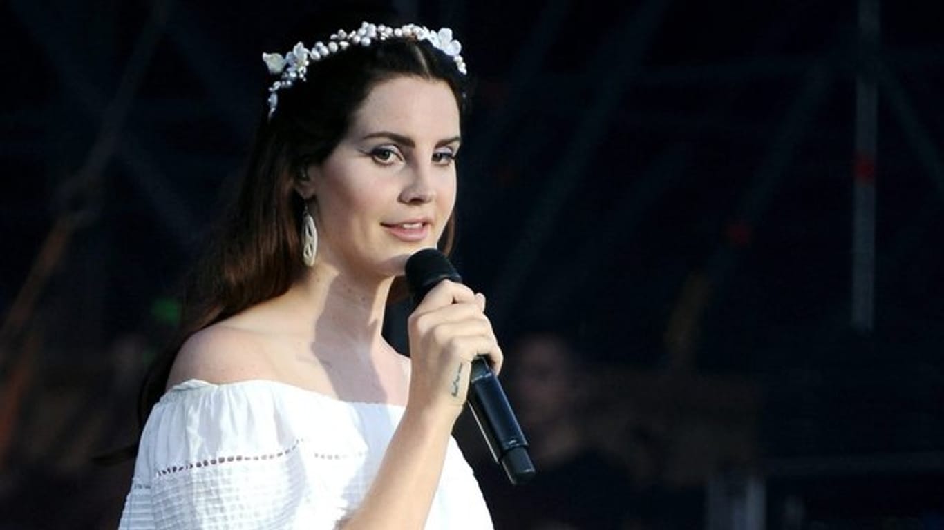 Lana Del Rey muss ihre Europatournee absagen.