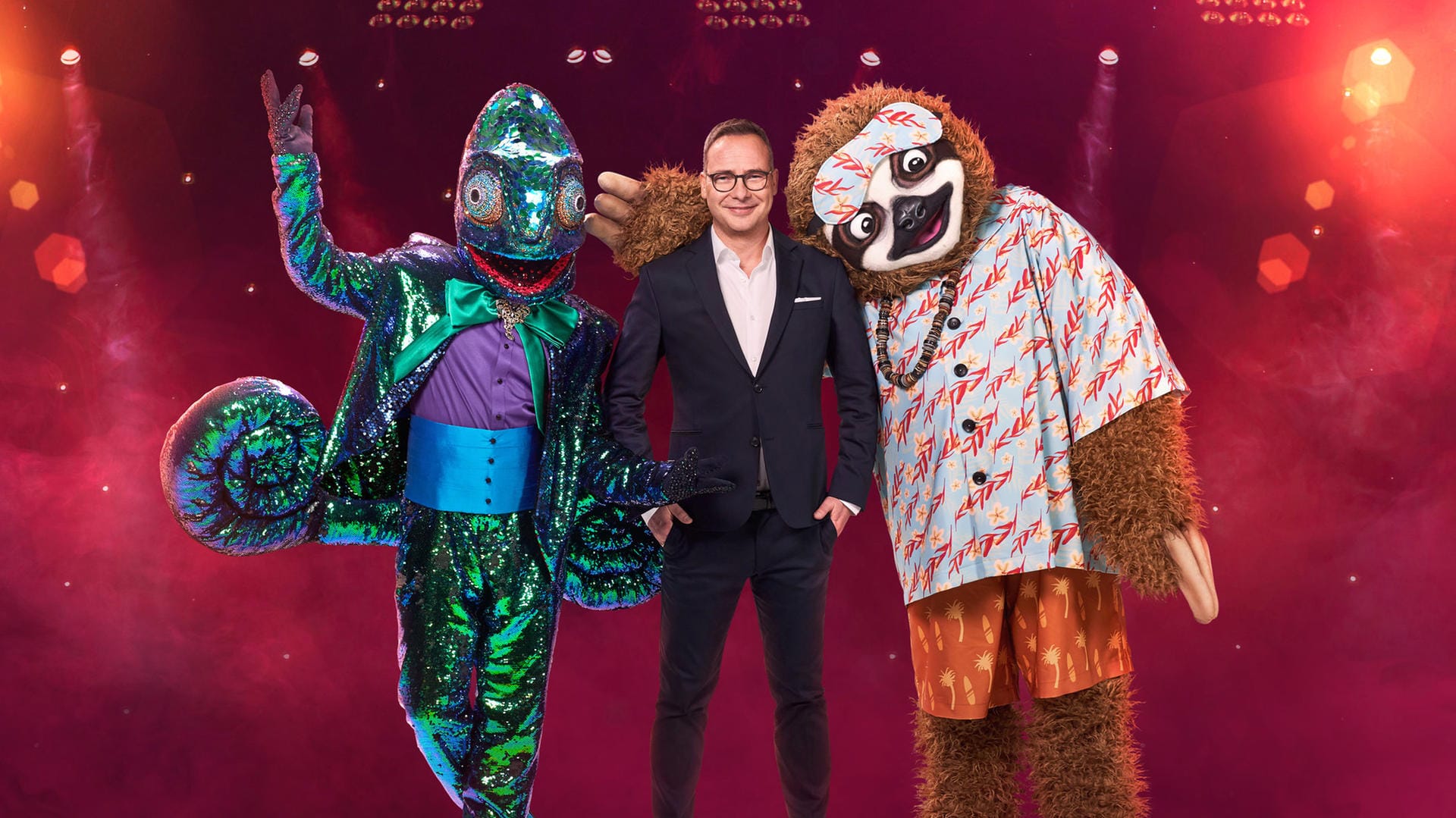Chamäleon, Moderator Opdenhövel und ein Faultier: Der Sender gibt einen kleinen Ausblick auf die neue Staffel der Show "The Masked Singer". Chamäleon, Moderator Opdenhövel und ein Faultier: Der Sender gibt einen kleinen Ausblick auf die neue Staffel der Show "The Masked Singer".