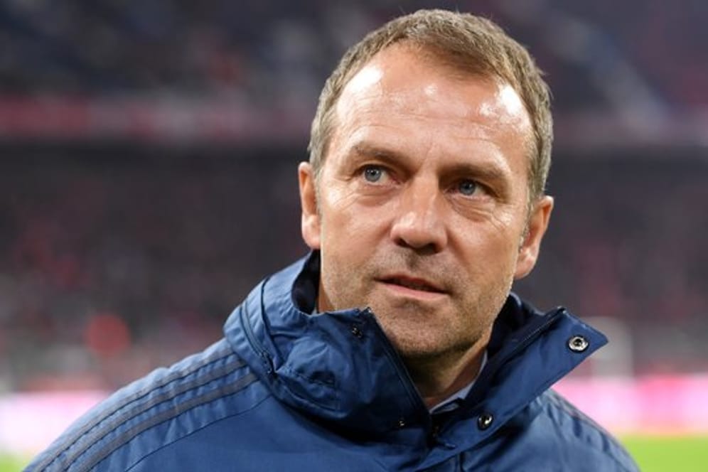 Fordert volle Konzentration auf Paderborn: Bayern-Coach Hansi Flick.