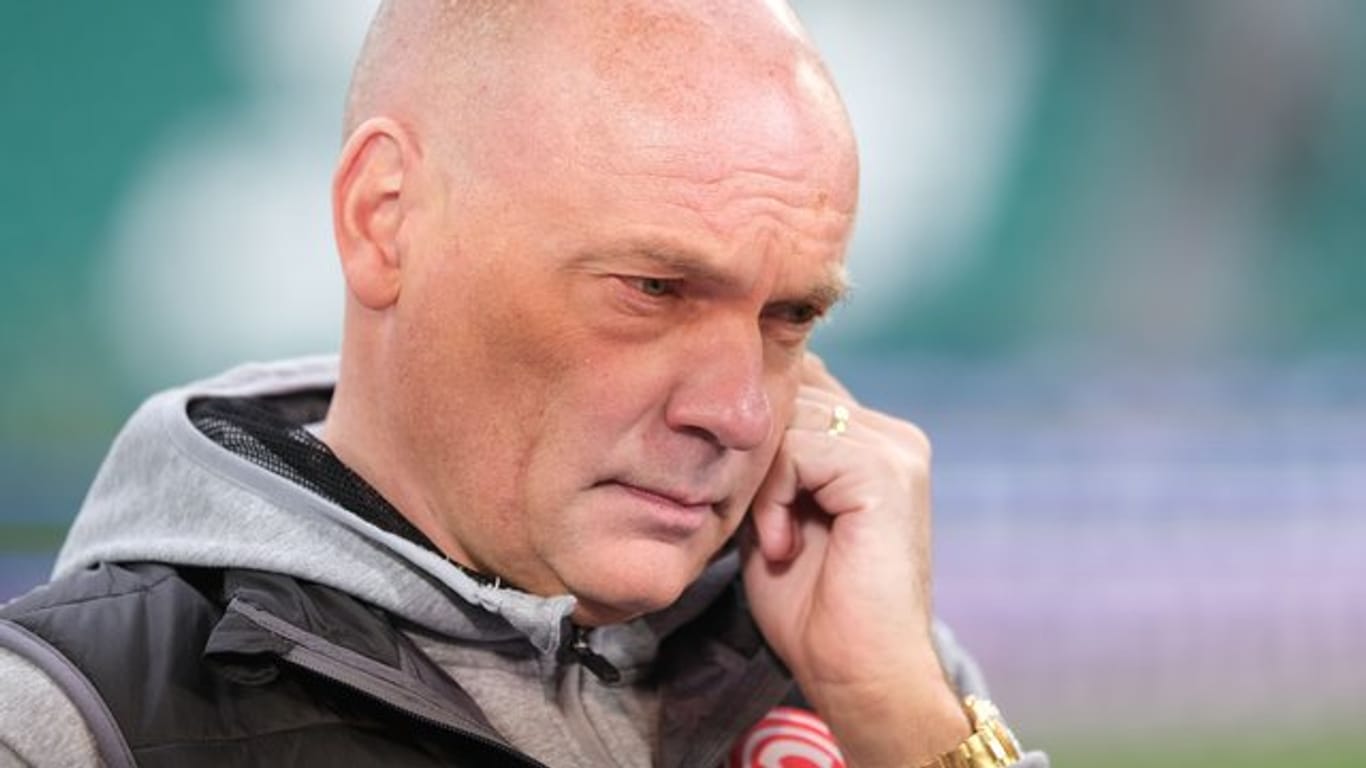Düsseldorfs Trainer Uwe Rösler war auf das vorzeitige Ende der Amtszeit von Sportchef Lutz Pfannenstiel nicht vorbereitet gewesen.