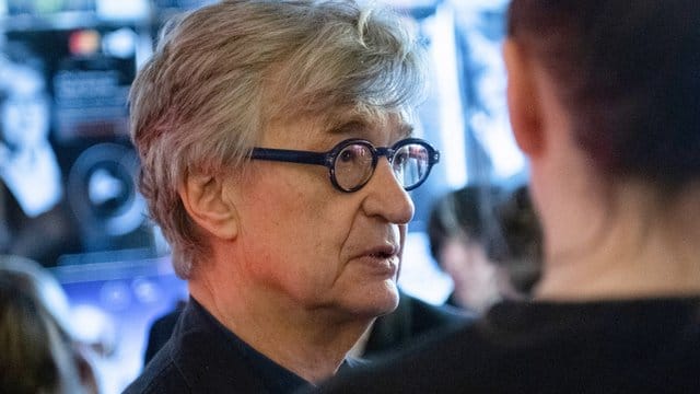 Wim Wenders blickt zurück und erzählt von seinem ersten Kinobesuch in den 50er Jahren.