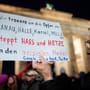 Berlin: Mahnwache für Hanau am Brandenburger Tor 
