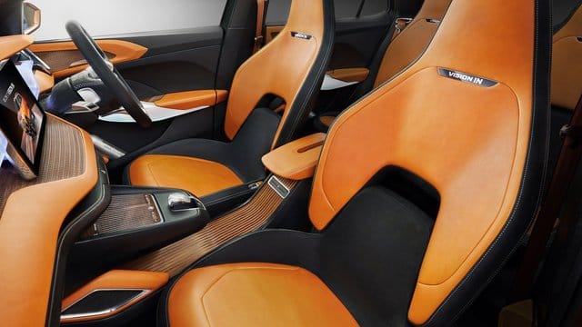 Fruchtige Alternative: In der Studie Vision IN setzt Skoda zum Beispiel auf Materialien aus Ananasblättern. Fruchtige Alternative: In der Studie Vision IN setzt Skoda zum Beispiel auf Materialien aus Ananasblättern.