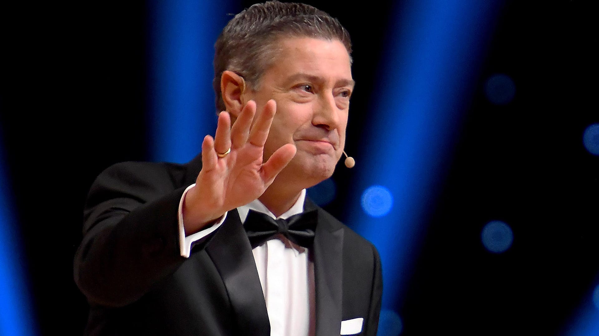 "Let's Dance"-Juror Joachim Llambi: Von Laura Müller ist er bisher noch nicht überzeugt. "Let's Dance"-Juror Joachim Llambi: Von Laura Müller ist er bisher noch nicht überzeugt.