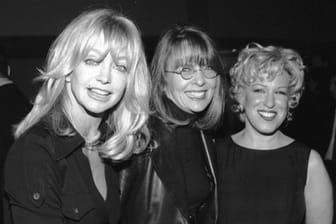 Goldie Hawn, Diane Keaton und Bette Midler bei der Premiere ihres Films "Der Club der Teufelinnen" im Jahr 1996.