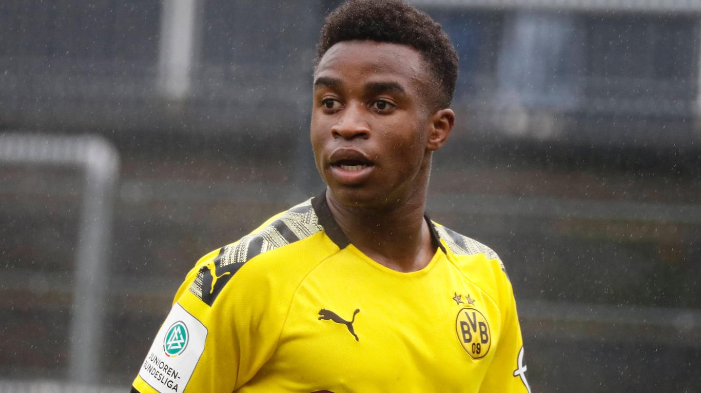 Youssoufa Moukoko: Der 15-Jährige wurde erstmals für die U19 des DFB nominiert.
