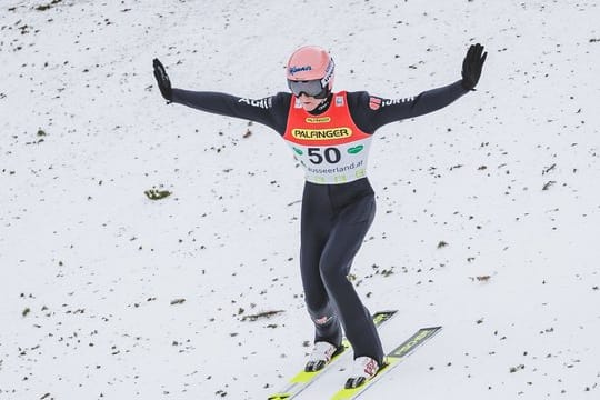 Karl Geiger gewann den Weltcup in Rasnov.